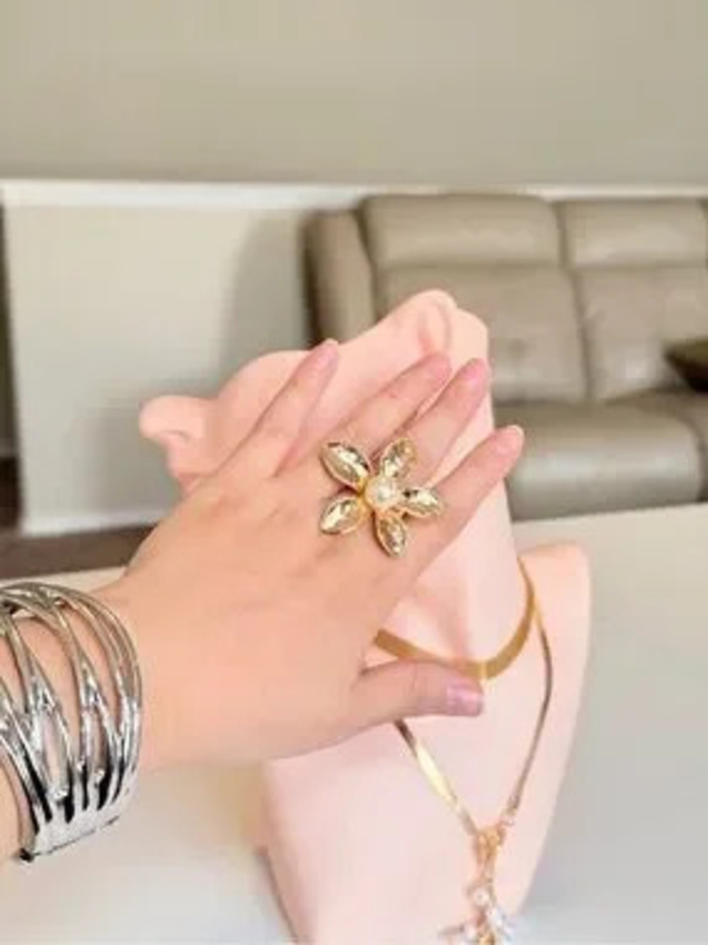 Gold Floral Pearl Center Ring